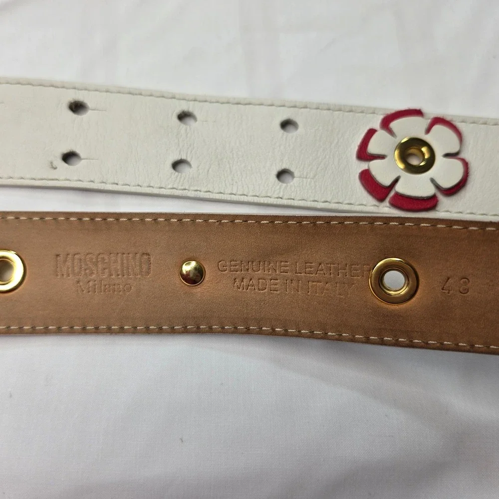 Moschino Milano White Leather Floral Belt Gold Logo Buckle Made in Italy Size 48